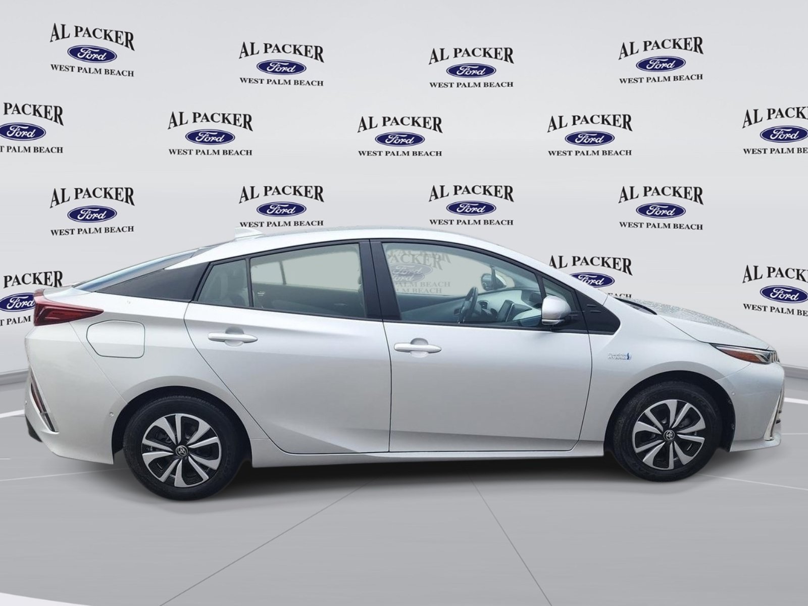 Used 2017 Toyota Prius Prime Advanced FWD image 7