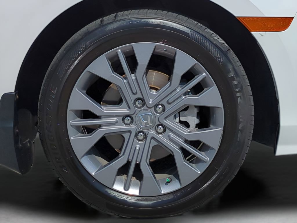 Used 2025 Honda Odyssey Touring image 11