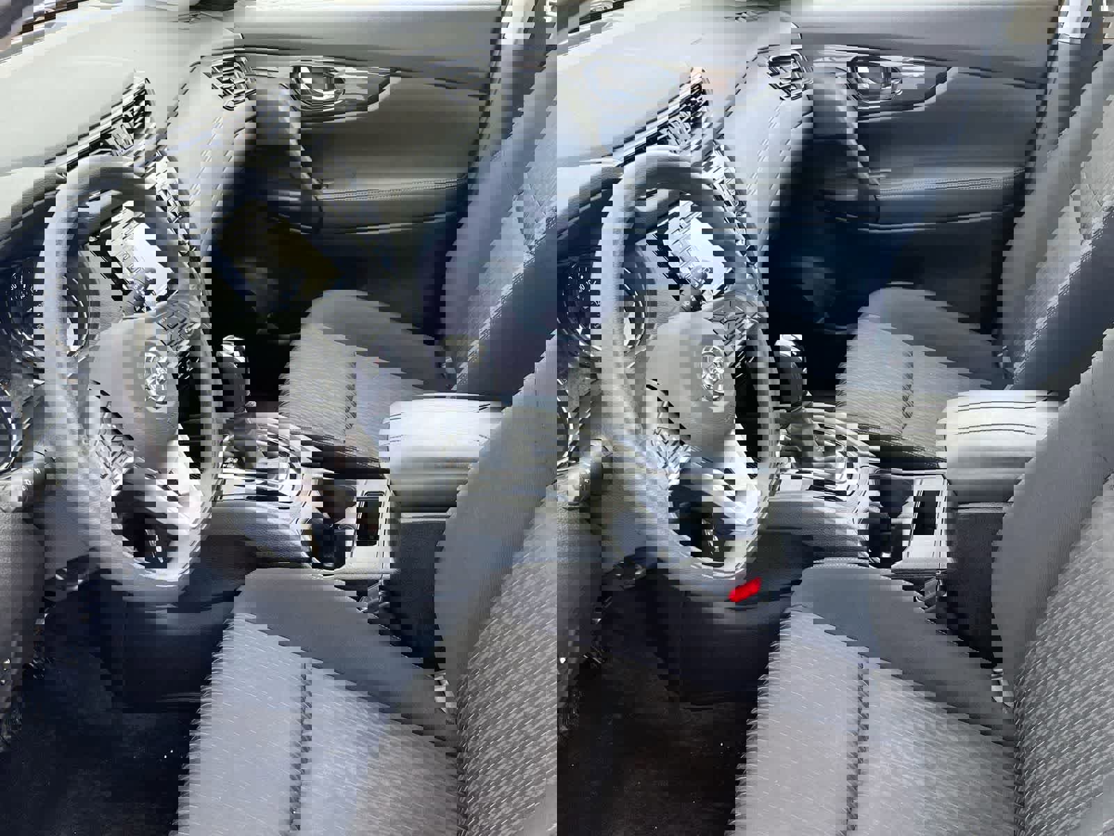 Used 2018 Nissan Rogue S image 10