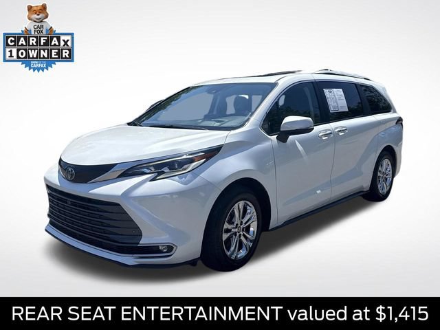 Used 2023 Toyota Sienna Platinum AWD/4WD image 3