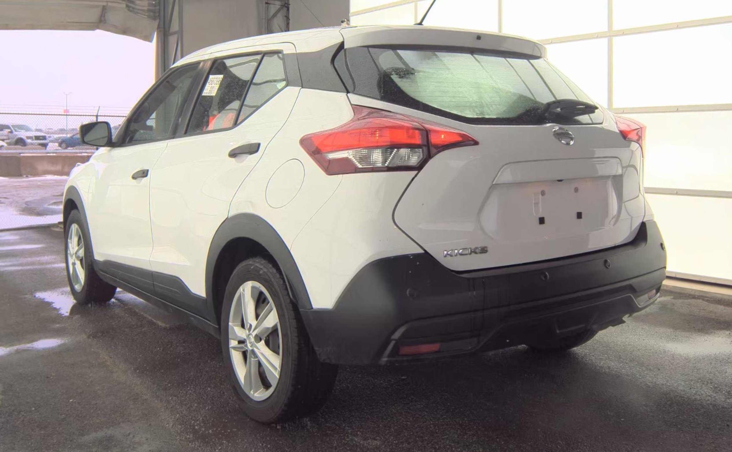 Used 2020 Nissan Kicks S image 5