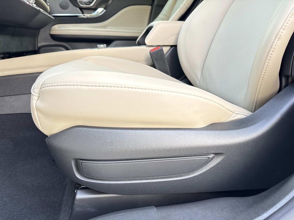 New 2026 Lincoln Corsair Reserve FWD image 20