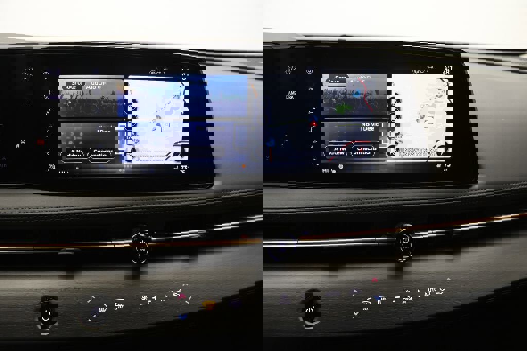 Used 2024 Nissan Ariya AWD image 22