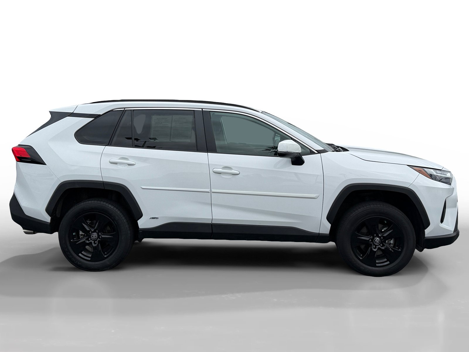 Used 2024 Toyota RAV4 LE AWD/4WD image 6