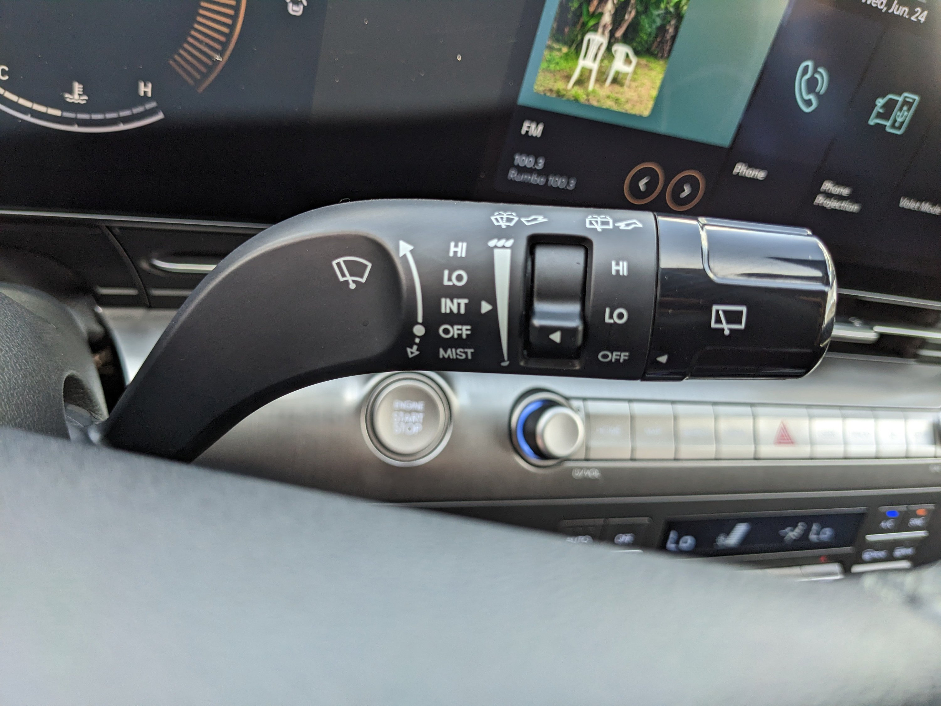 Used 2025 Hyundai Kona SEL FWD image 27