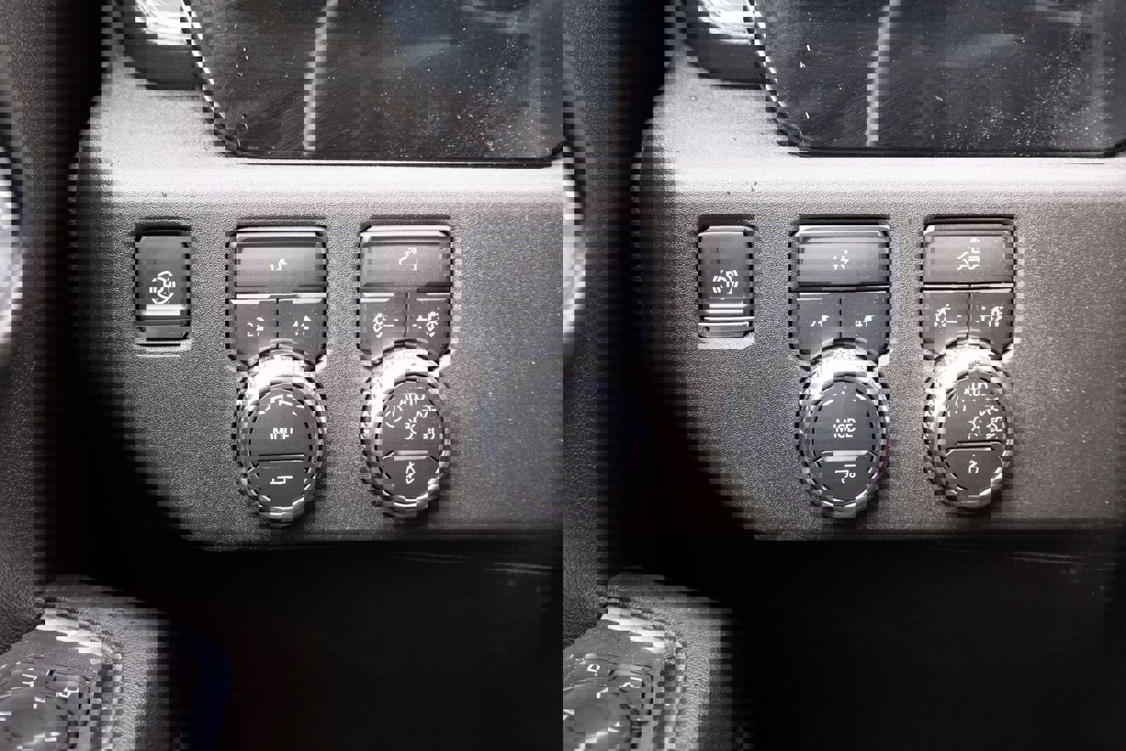 Used 2024 GMC Sierra 3500 SLE w/ SLE Value Package image 10