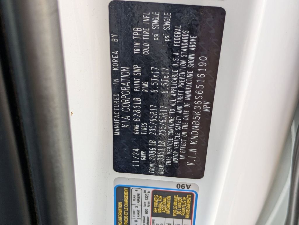 Used 2025 Kia Carnival LXS image 31