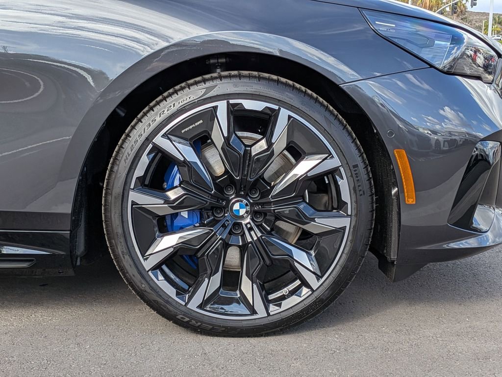 New 2026 BMW i5 eDrive40 image 29