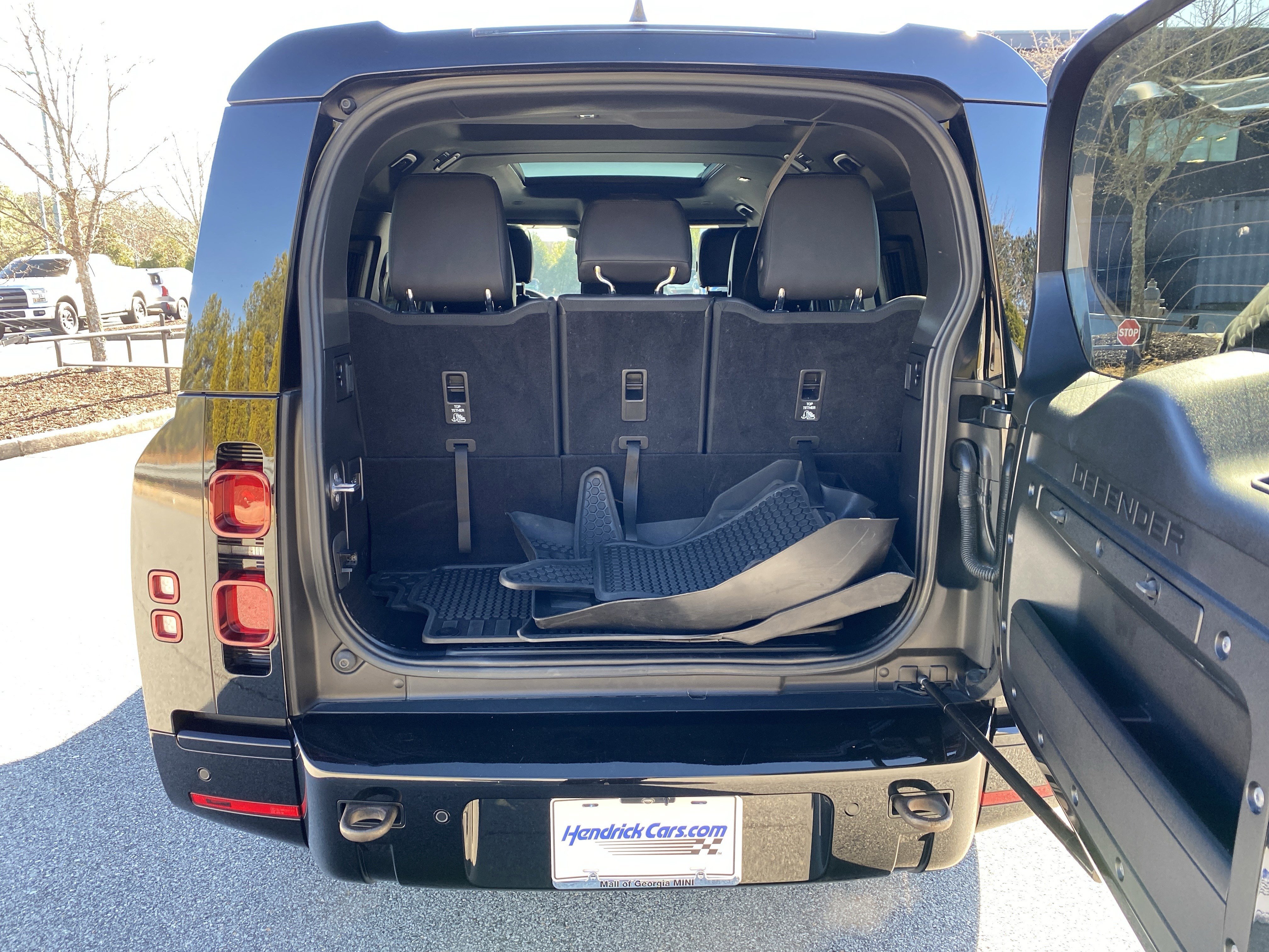 Used 2023 Land Rover Defender 130 X-Dynamic SE image 48