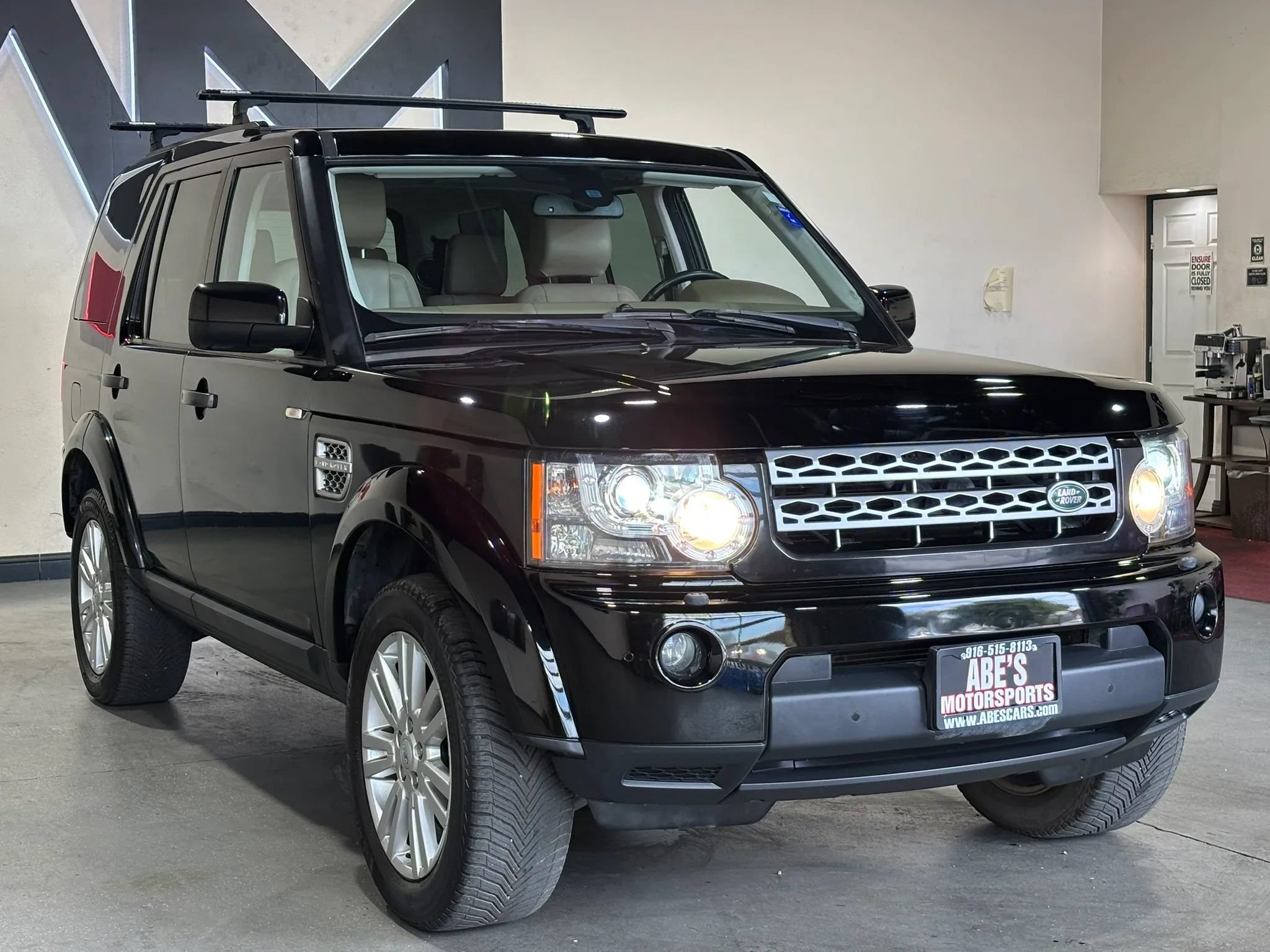 Used 2011 Land Rover LR4 HSE LUX AWD/4WD image 2