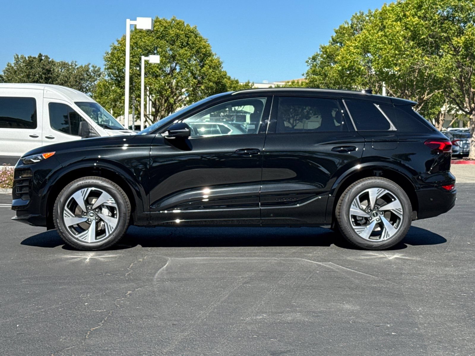 New 2027 Audi Q6 e-tron Premium AWD/4WD image 3