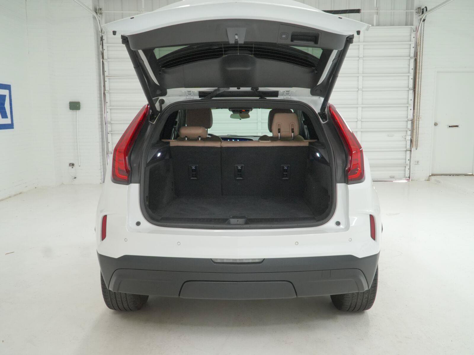 Used 2024 Cadillac XT4 Luxury FWD image 7