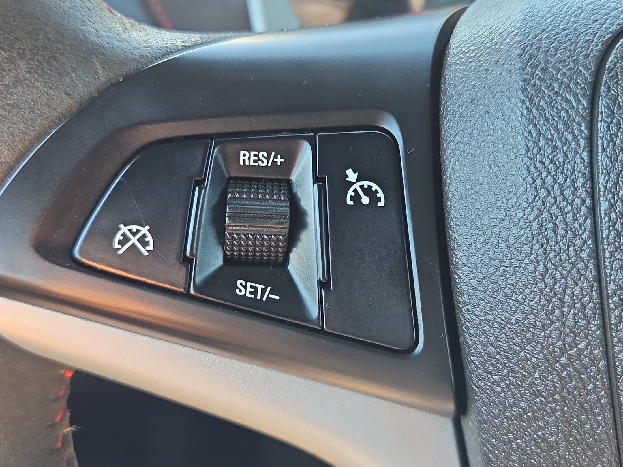 Used 2014 Chevrolet Camaro ZL1 RWD image 20