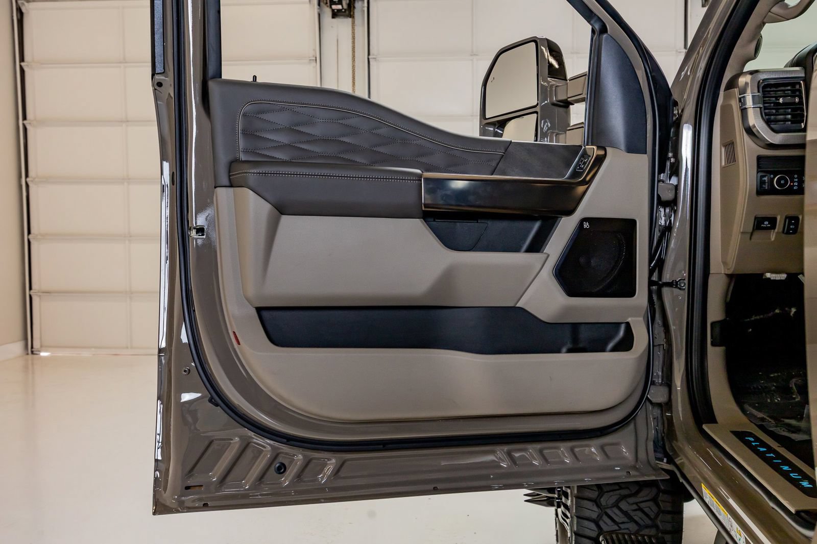 Used 2026 Ford F450 Platinum AWD/4WD image 37