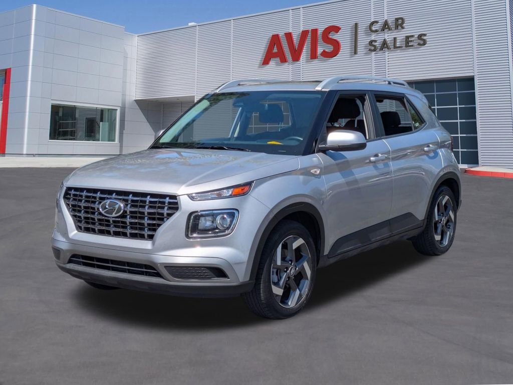 Used 2025 Hyundai Venue SEL FWD image 1