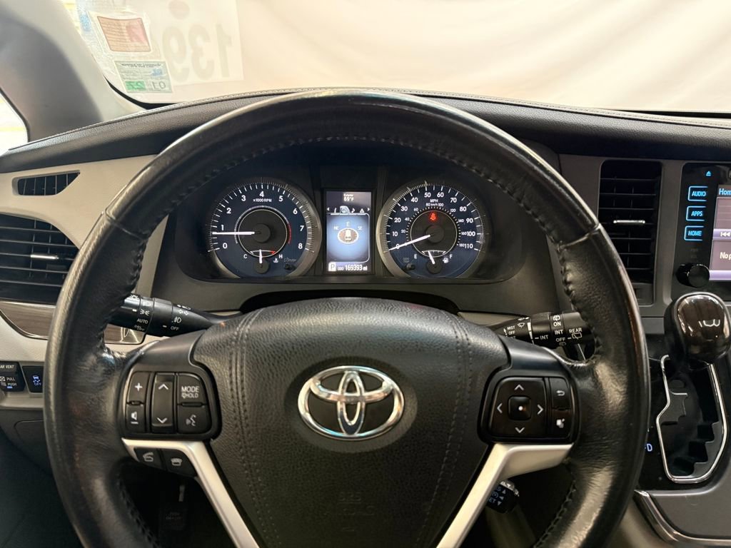Used 2015 Toyota Sienna XLE Premium image 13