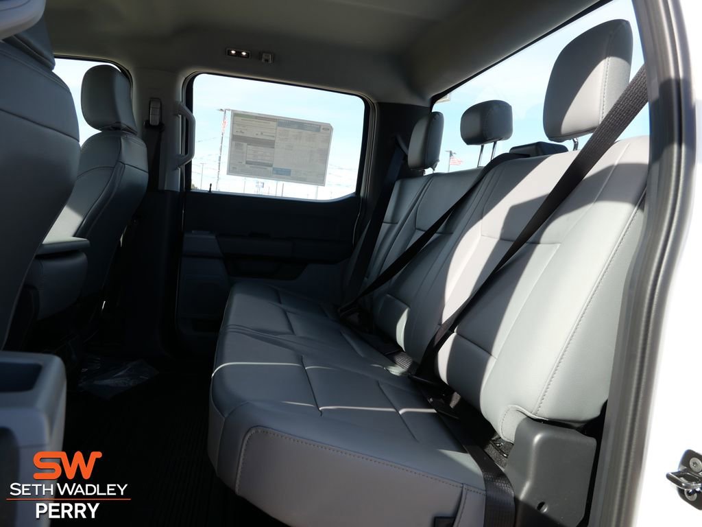 New 2026 Ford F250 XL w/ XL Chrome Package image 15