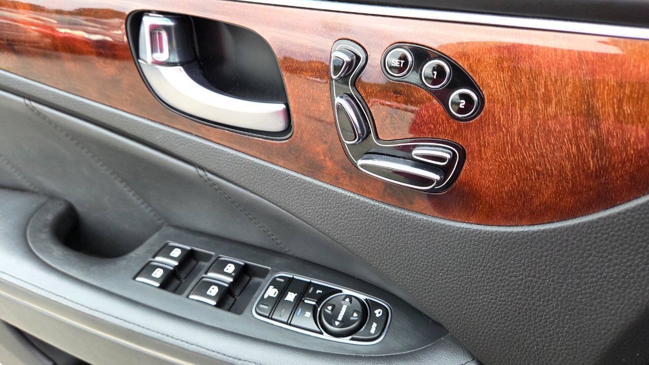 Used 2015 Hyundai Equus Signature RWD image 56