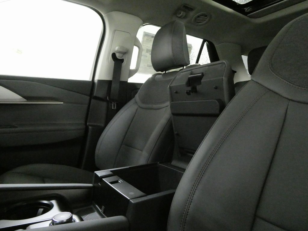New 2025 Ford Explorer Active w/ Active Comfort Package image 29