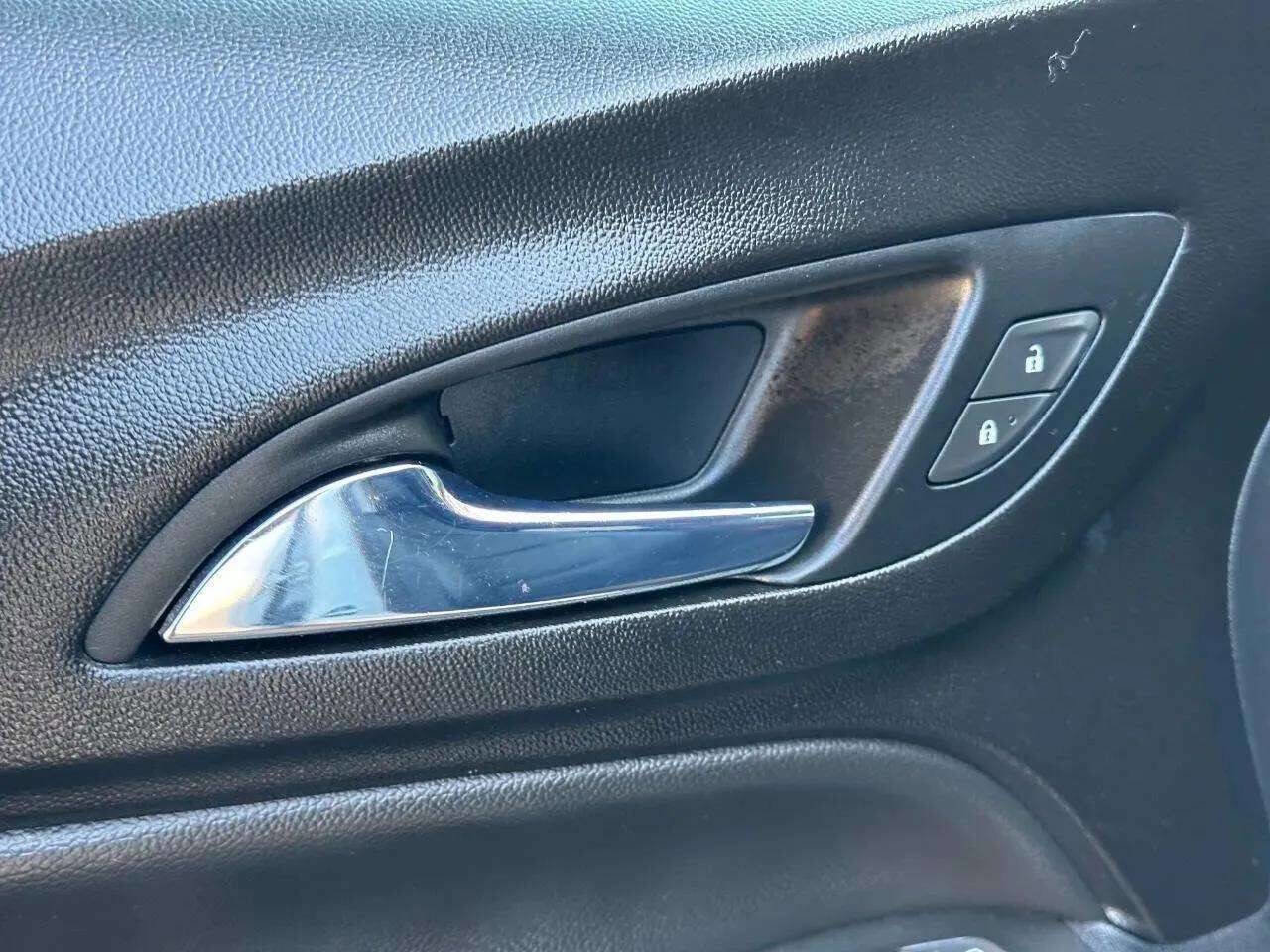 Used 2021 Chevrolet Equinox LT image 32