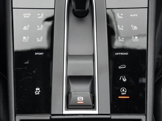 Used 2025 Porsche Macan image 20