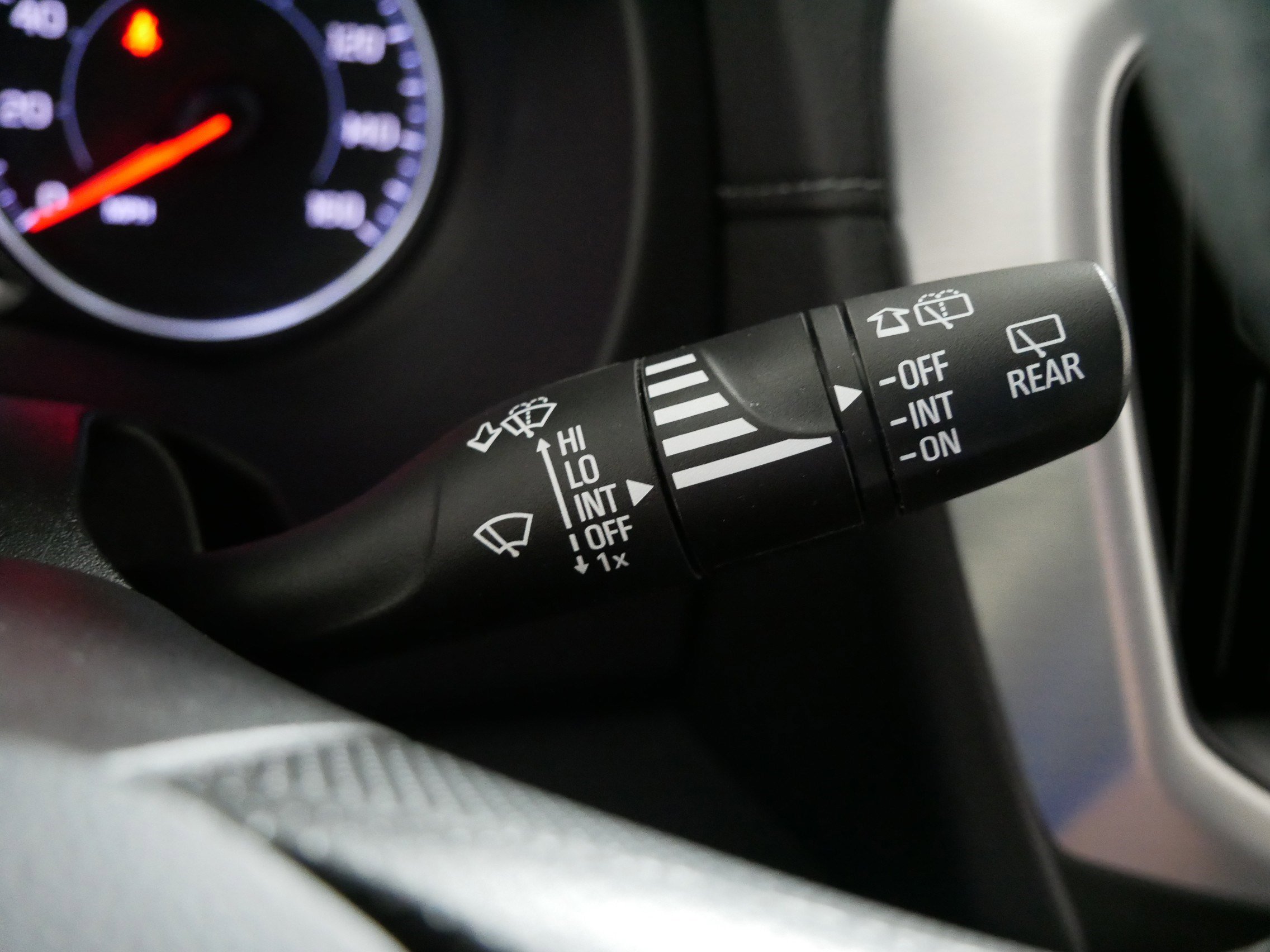 Used 2023 GMC Terrain SLE w/ Driver Convenience Package image 32