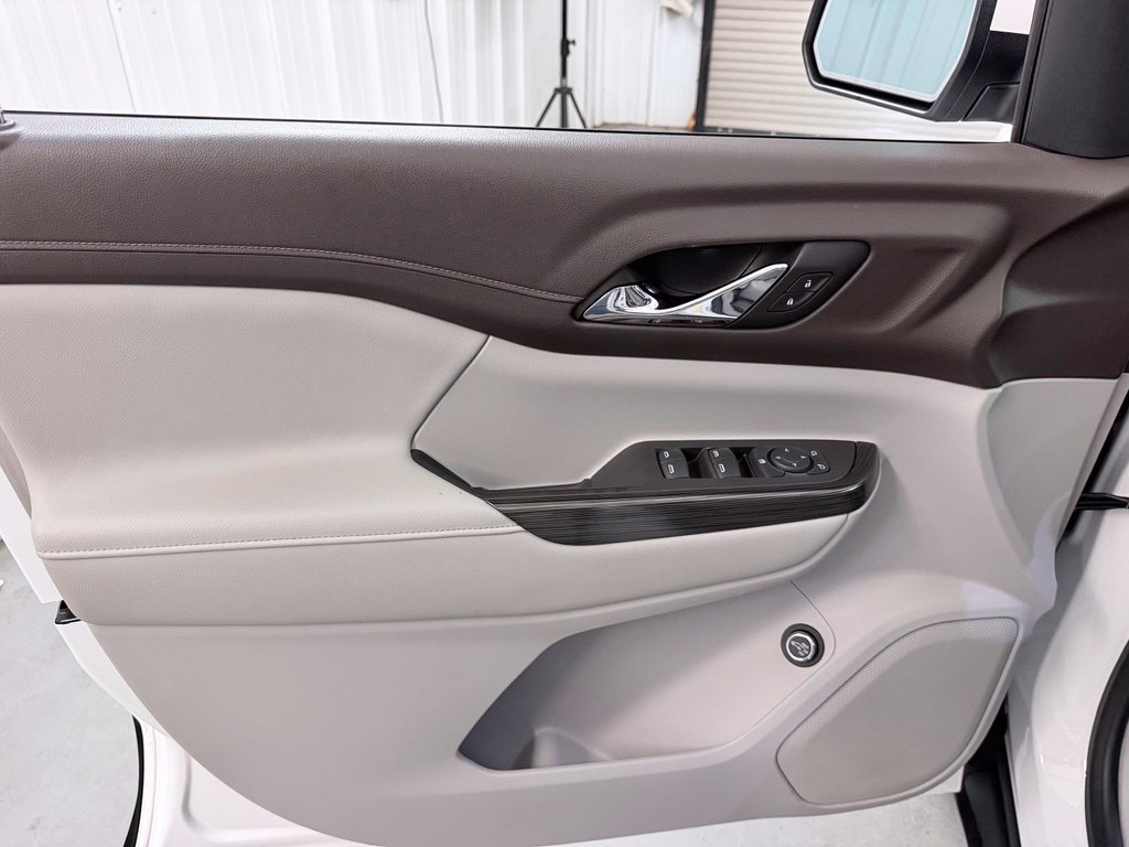 Used 2019 GMC Acadia SLT w/ LPO, Floor Liner Package FWD image 12