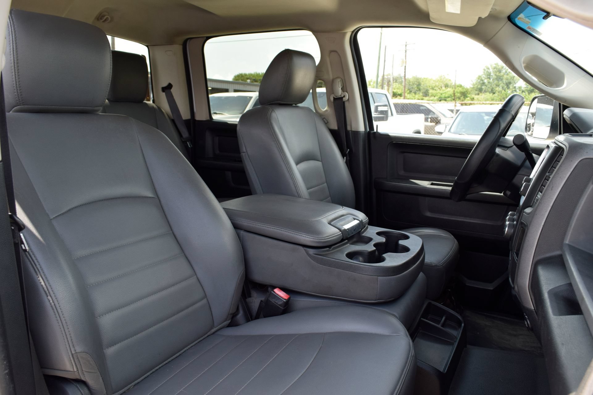 Used 2017 RAM 3500 Tradesman RWD image 22