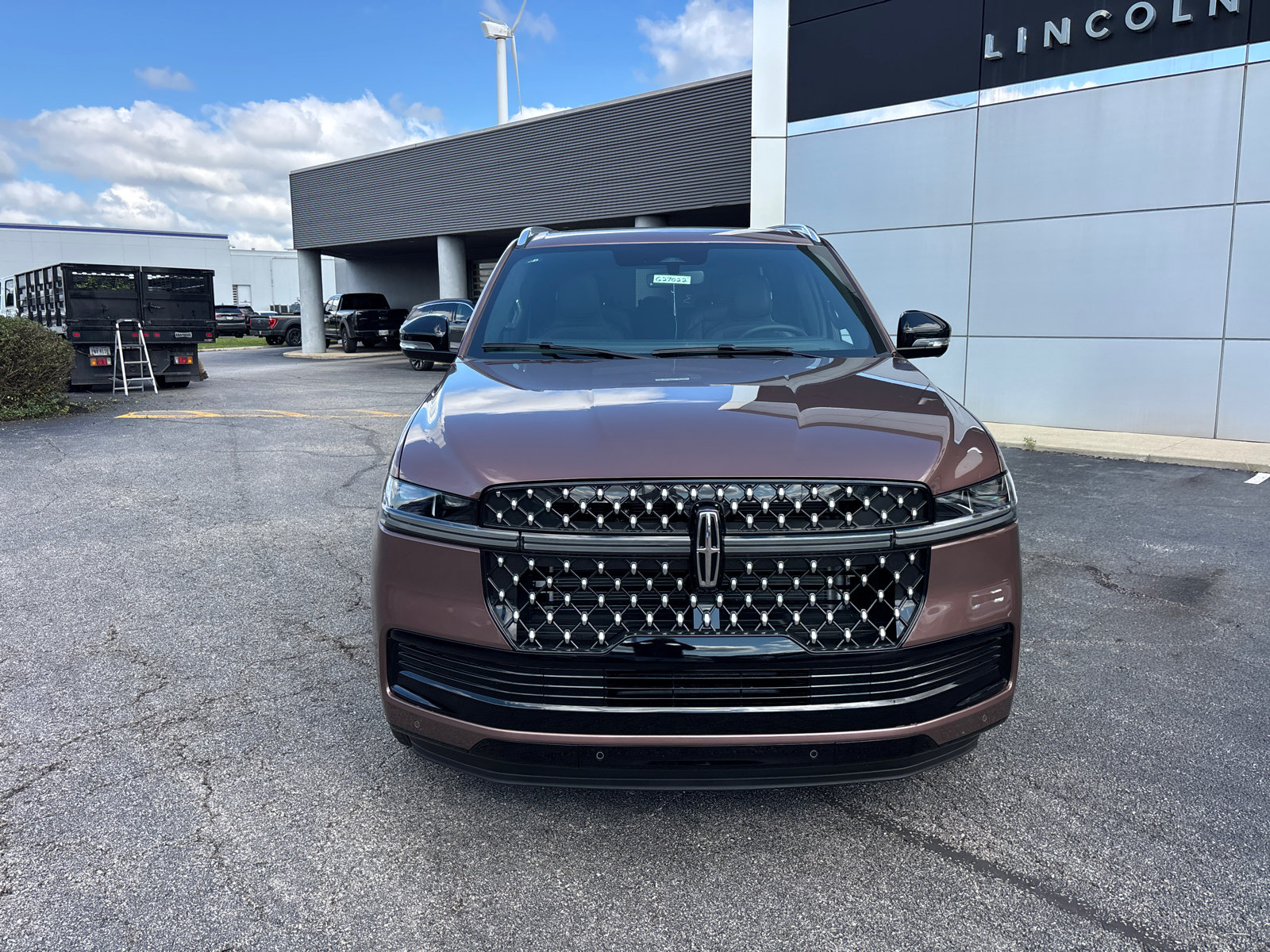 New 2027 Lincoln Navigator Black Label AWD/4WD image 2