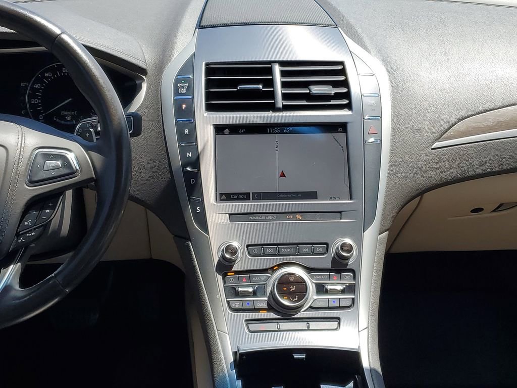 Used 2019 Lincoln MKZ Reserve FWD image 30
