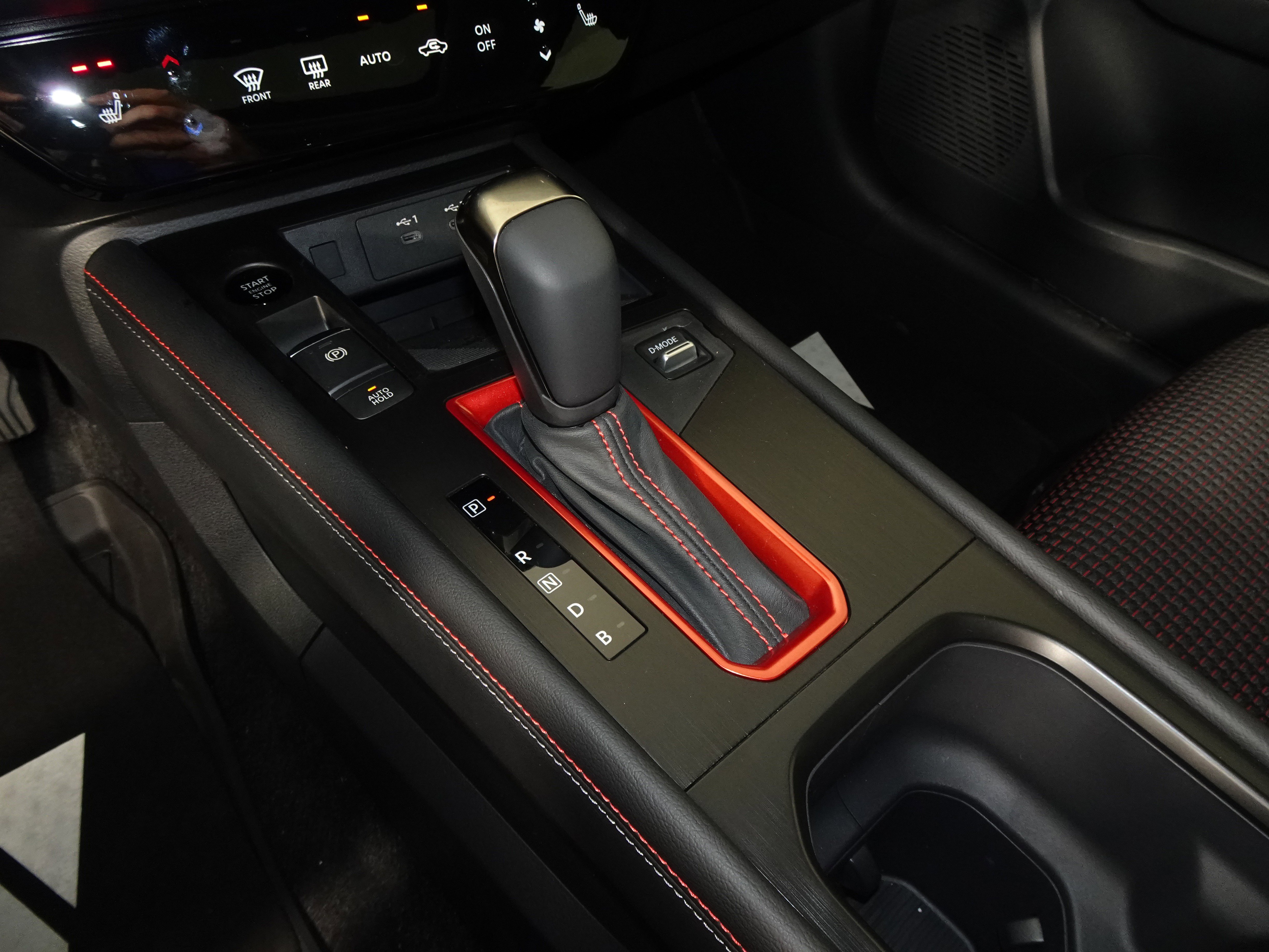 New 2025 Nissan Kicks SR w/ SR Premium Package image 21