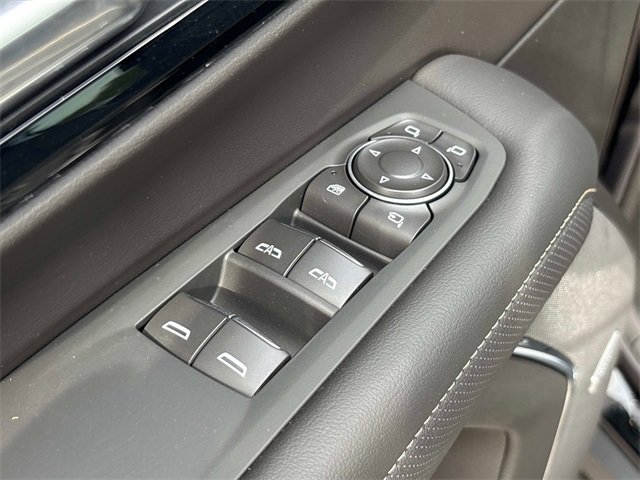 New 2026 Chevrolet Suburban Premier image 23