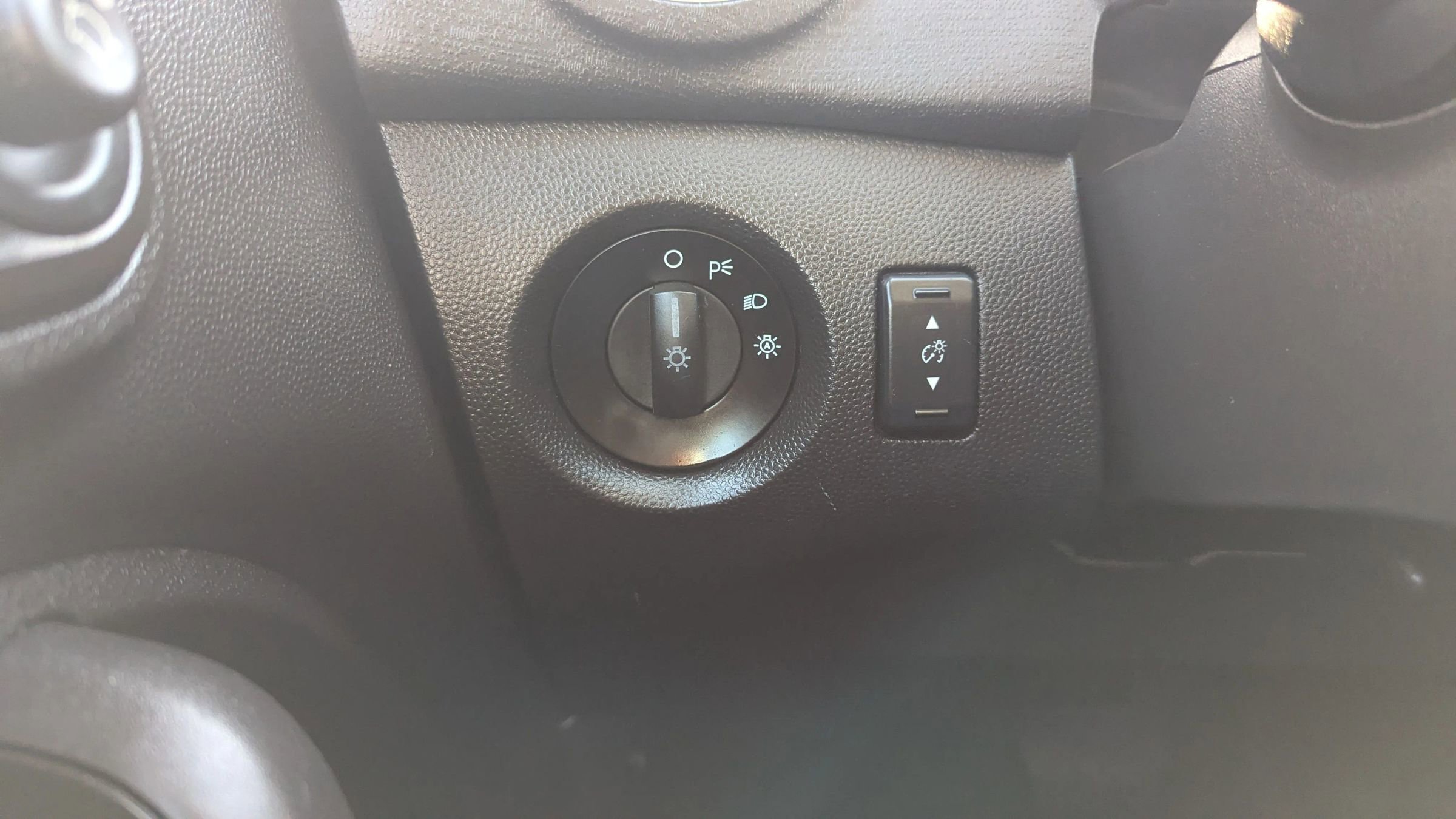 Used 2014 Ford Fiesta SE FWD image 20