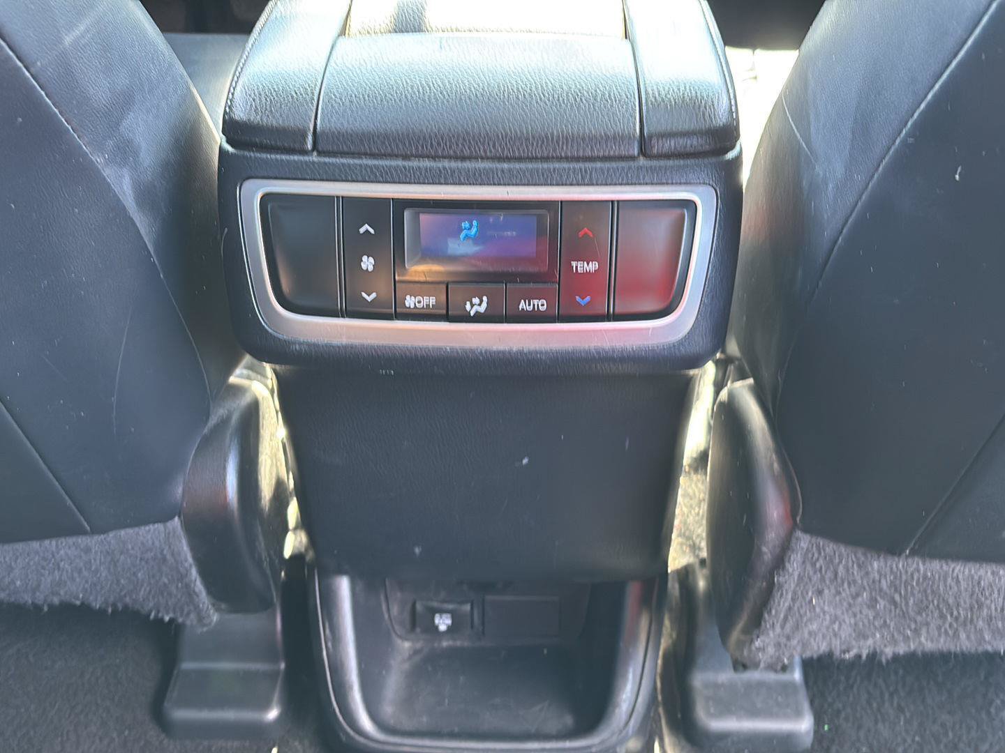Used 2015 Toyota Highlander Limited AWD/4WD image 18