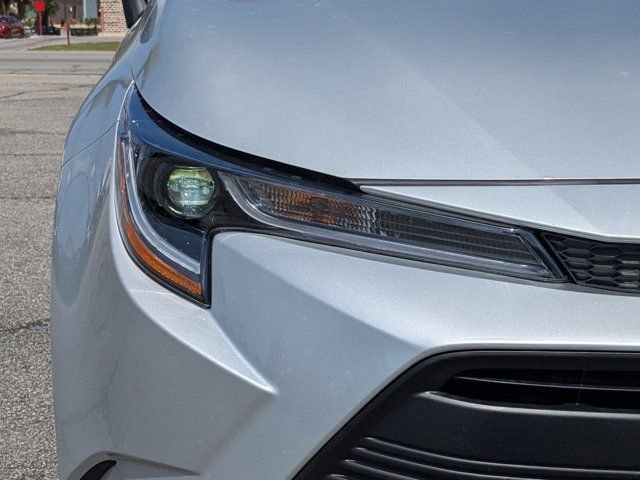 Used 2025 Toyota Corolla LE FWD image 10