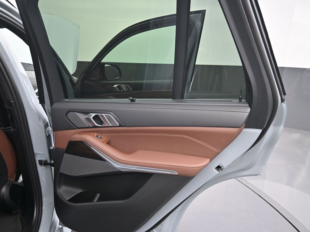 New 2026 BMW X5 M60i w/ Executive Package image 23