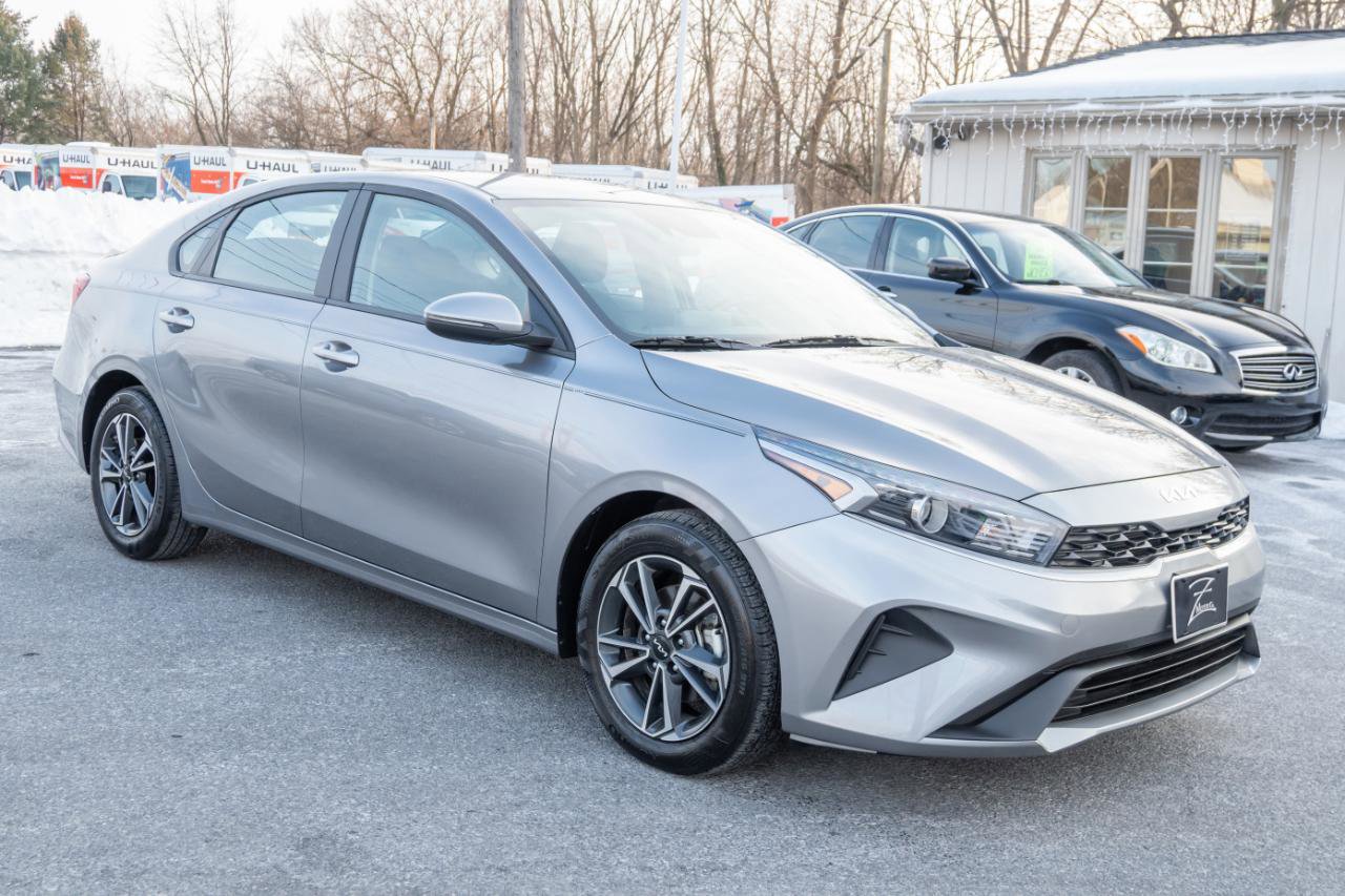 Used 2024 Kia Forte LXS w/ LXS Technology Package image 4