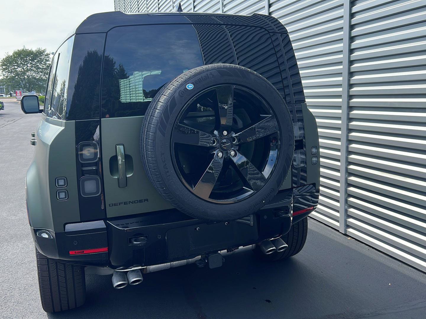 New 2026 Land Rover Defender 110 X-Dynamic SE AWD/4WD image 4