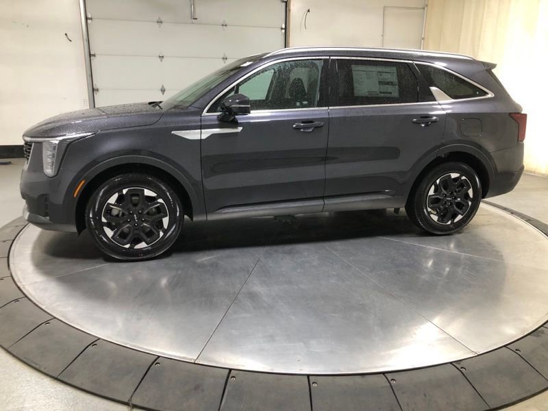 New 2026 Kia Sorento S w/ S Panoramic Sunroof Package image 4