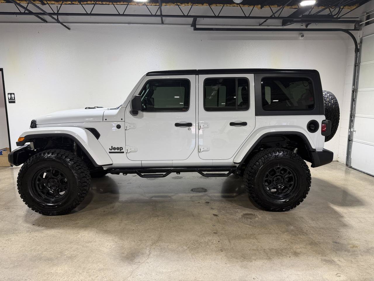 Used 2021 Jeep Wrangler Unlimited Sport AWD/4WD image 2