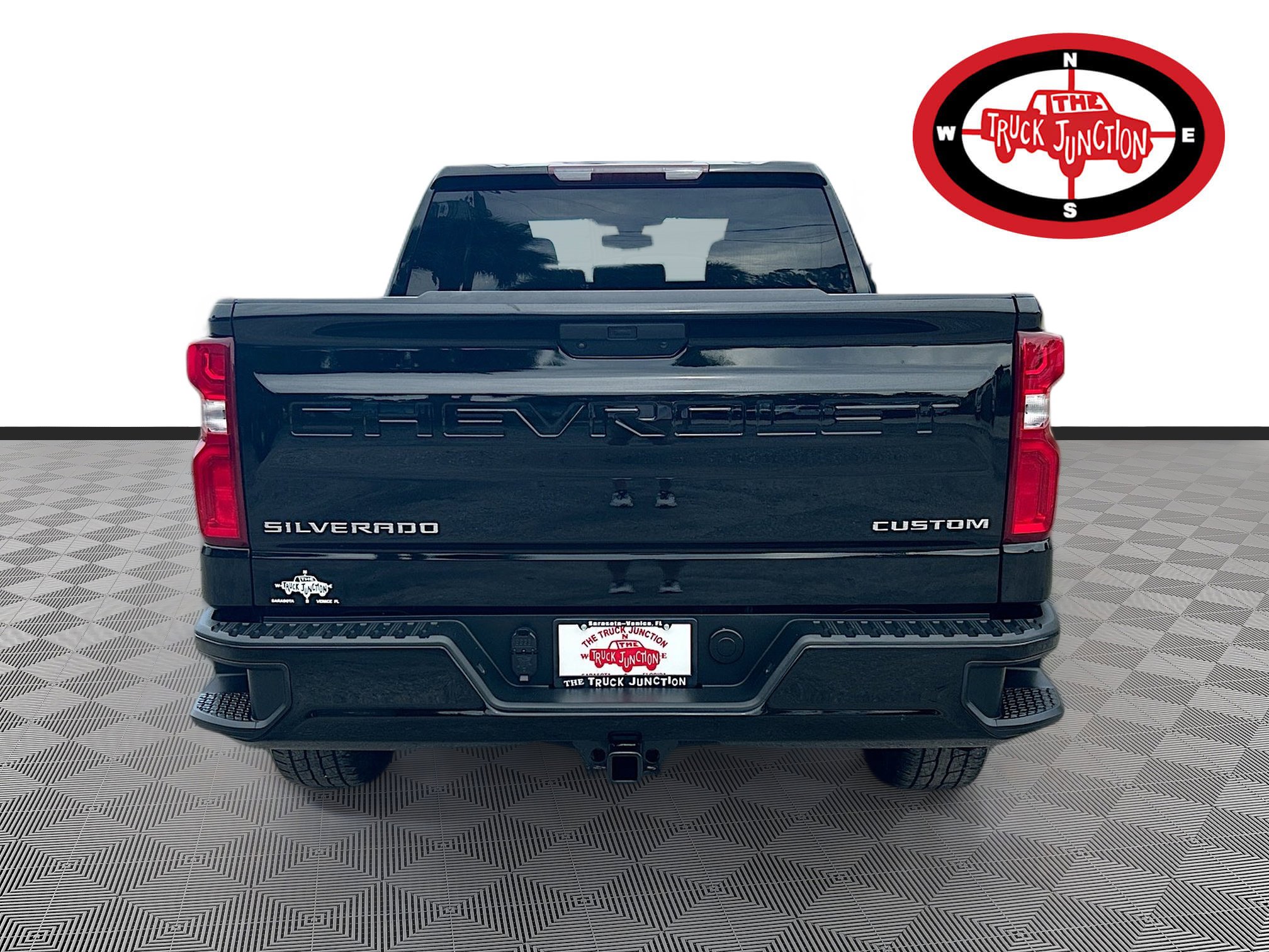 Used 2021 Chevrolet Silverado 1500 Custom w/ Safety Confidence Package image 6