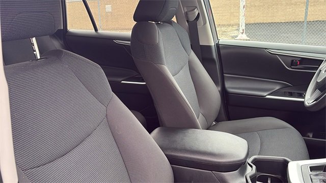 Certified 2023 Toyota RAV4 LE image 28