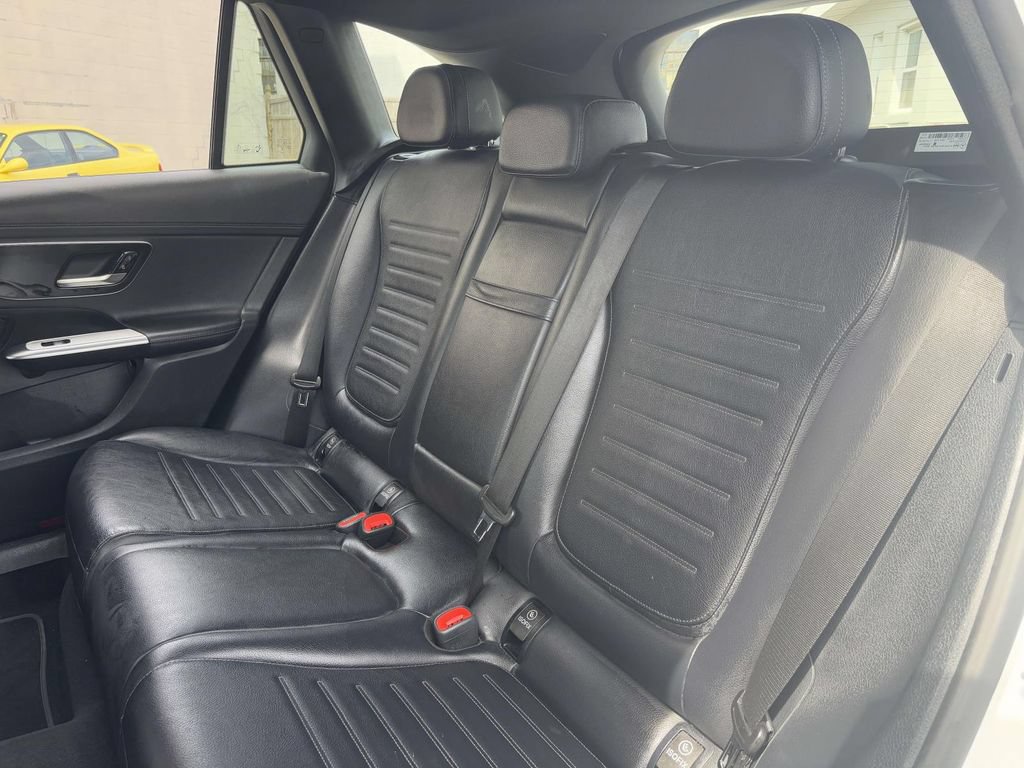 Used 2025 Mercedes-Benz GLC 43 AMG 4MATIC image 25