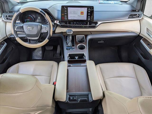Used 2021 Toyota Sienna XLE image 18