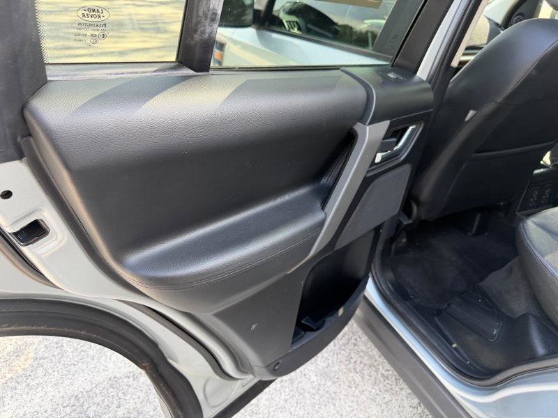 Used 2008 Land Rover LR2 SE image 19