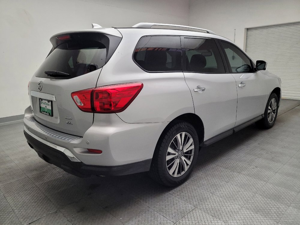 Used 2019 Nissan Pathfinder SL AWD/4WD image 9