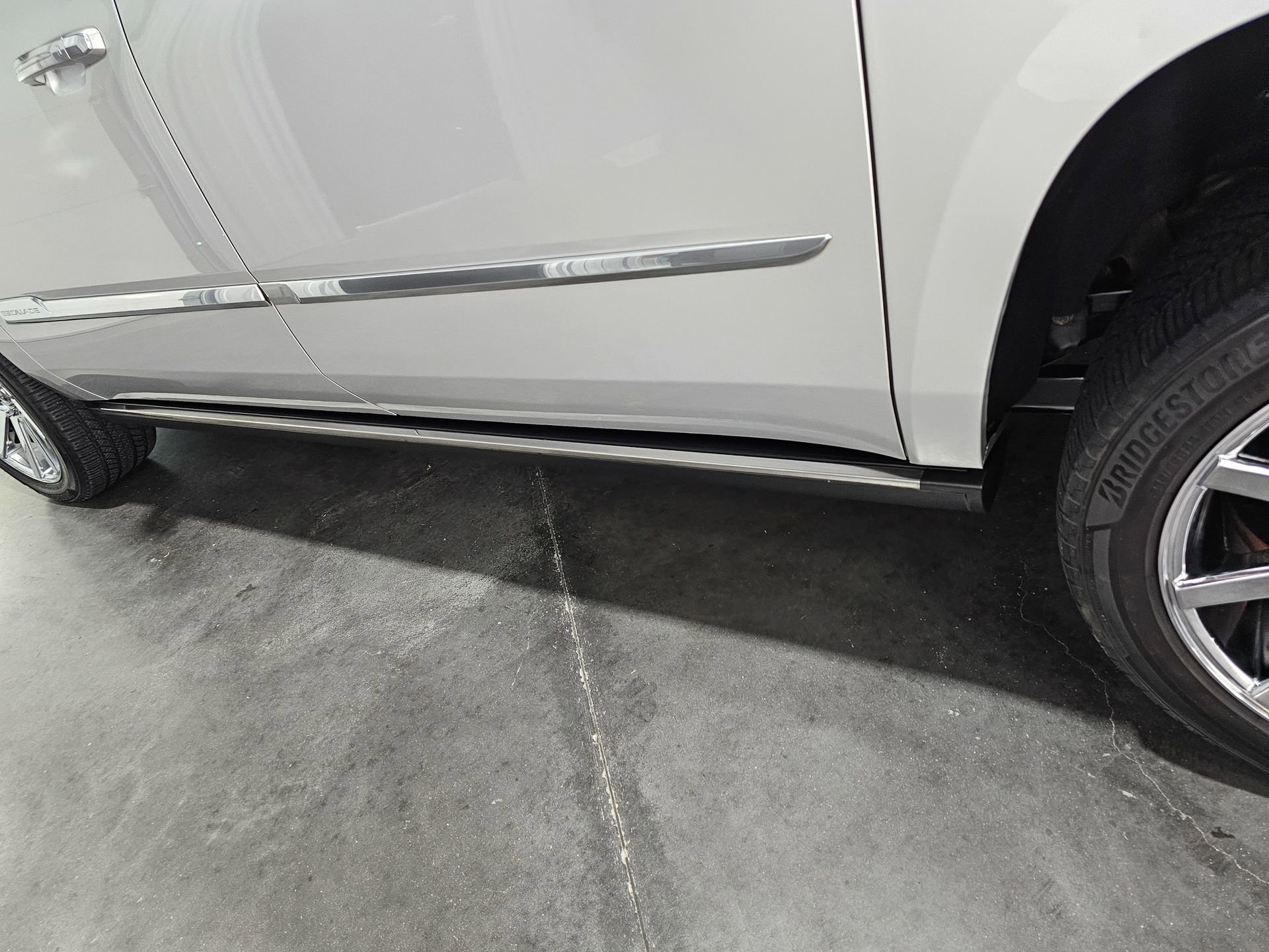 Used 2016 Cadillac Escalade ESV Platinum AWD/4WD image 48