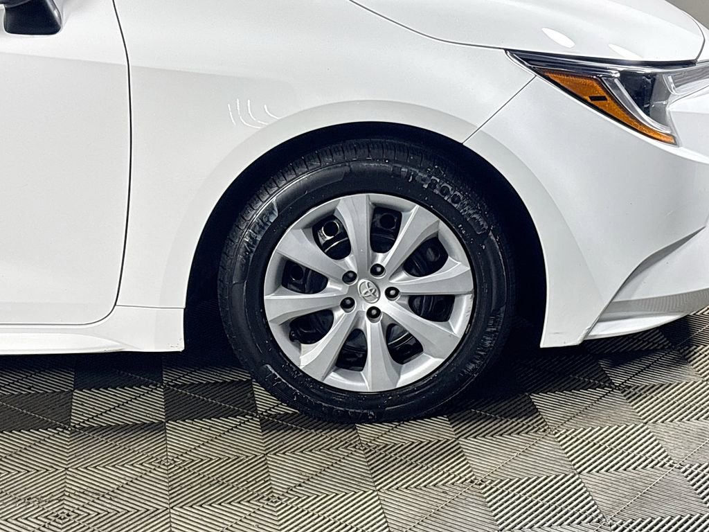 Used 2023 Toyota Corolla LE image 23