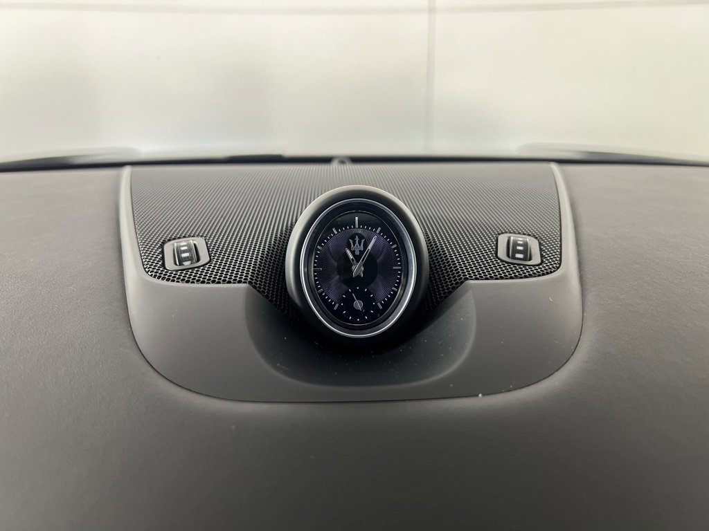 Used 2019 Maserati Levante Trofeo image 32