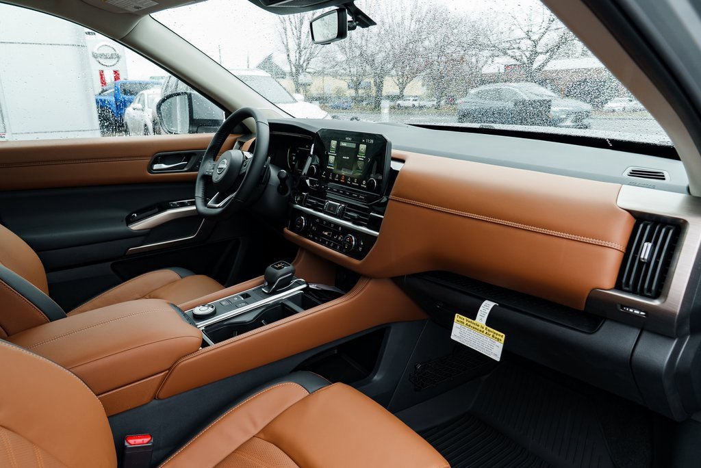 New 2025 Nissan Pathfinder Platinum image 31